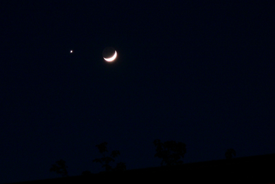 Image of Venus near cresent moon